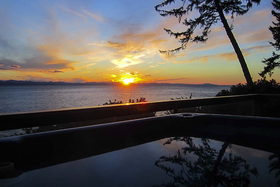 Private Hot Tub in Cottage 5 looking west